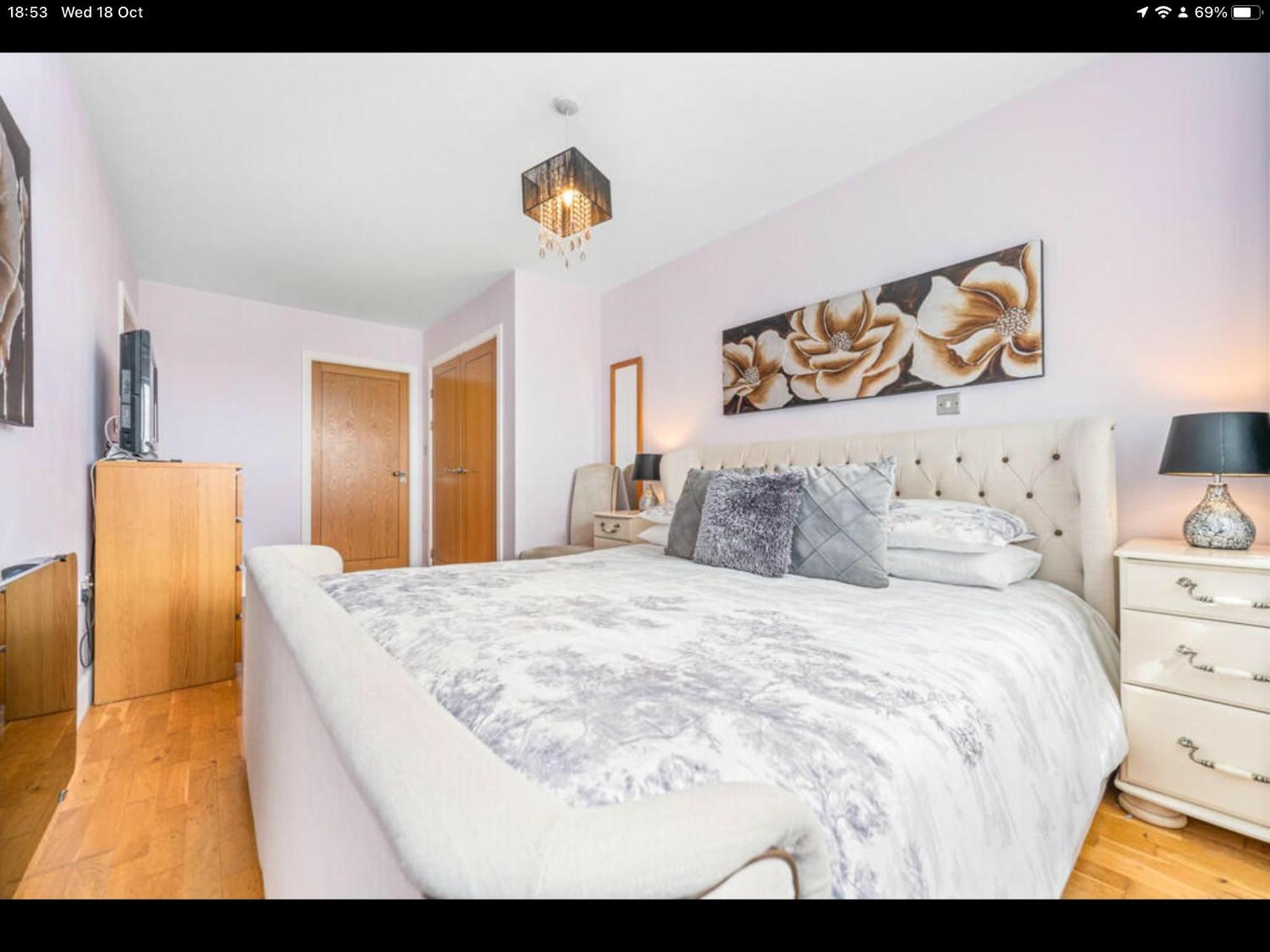 Stunning Spacious City Apartment With Free Parking Cardiff Bagian luar foto
