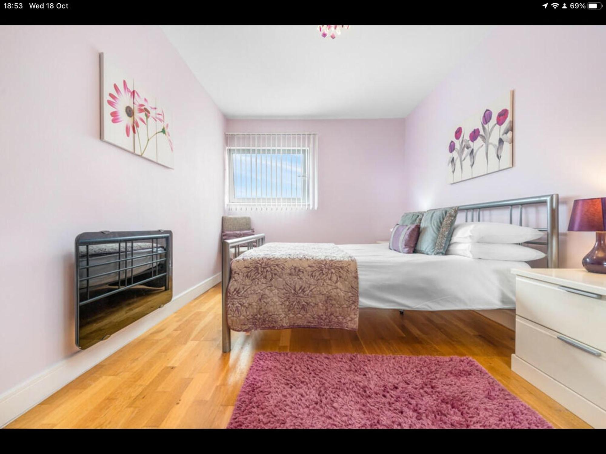 Stunning Spacious City Apartment With Free Parking Cardiff Bagian luar foto