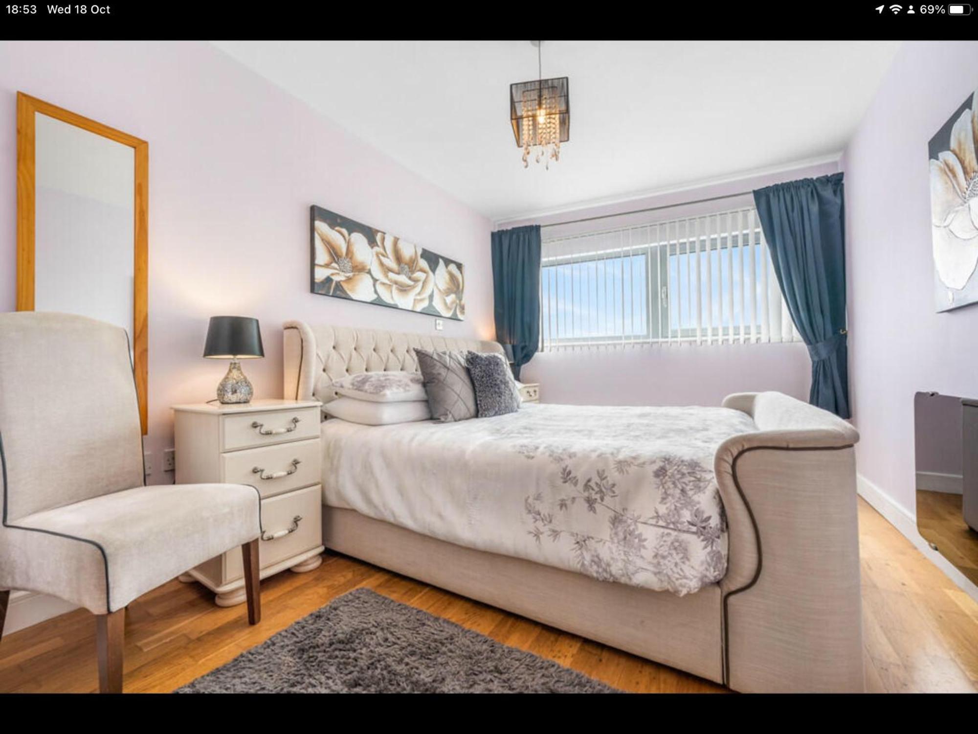 Stunning Spacious City Apartment With Free Parking Cardiff Bagian luar foto