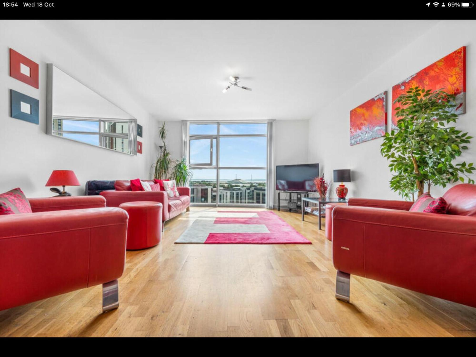 Stunning Spacious City Apartment With Free Parking Cardiff Bagian luar foto