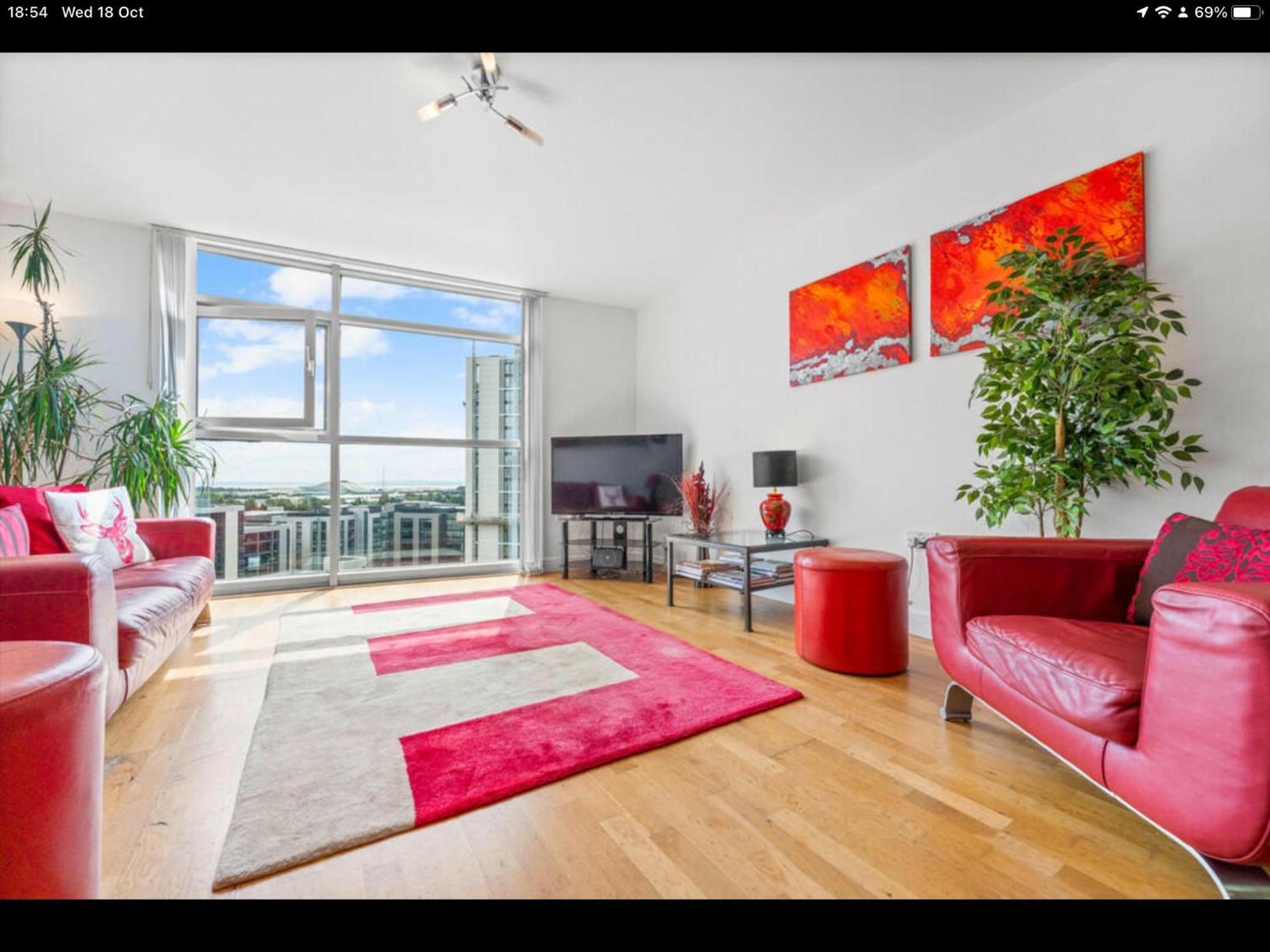 Stunning Spacious City Apartment With Free Parking Cardiff Bagian luar foto