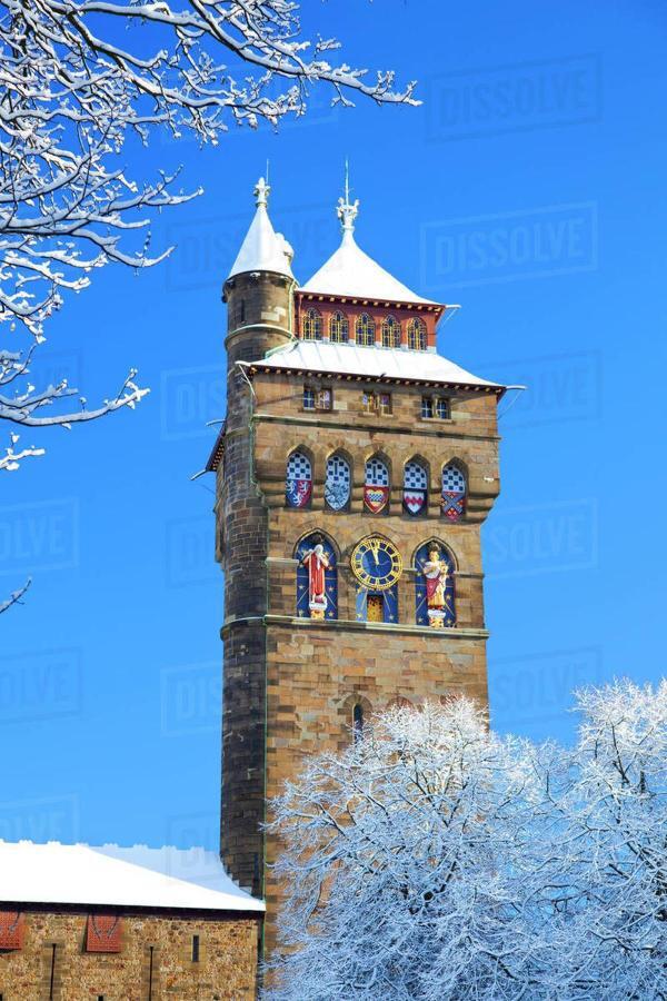 Stunning Spacious City Apartment With Free Parking Cardiff Bagian luar foto